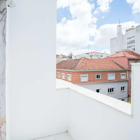 Principe Real Terrace 1br *