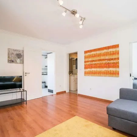 Principe Real Terrace 1br *